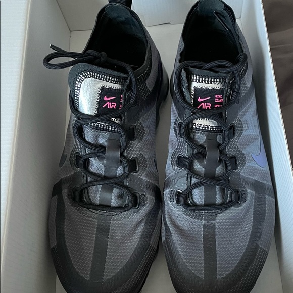Nike Air VaporMax 2019 Throwback Future - Picture 2 of 3
